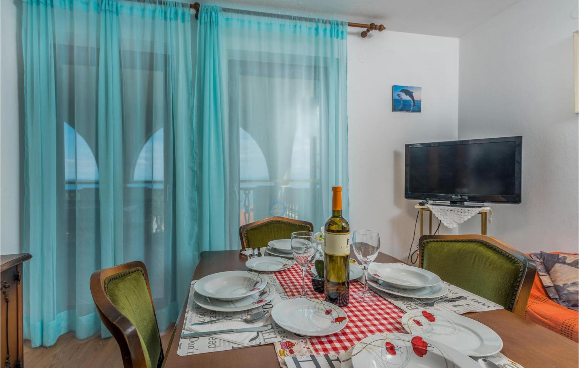 Lovely Apartment In Mali Losinj With Kitchen 外观 照片