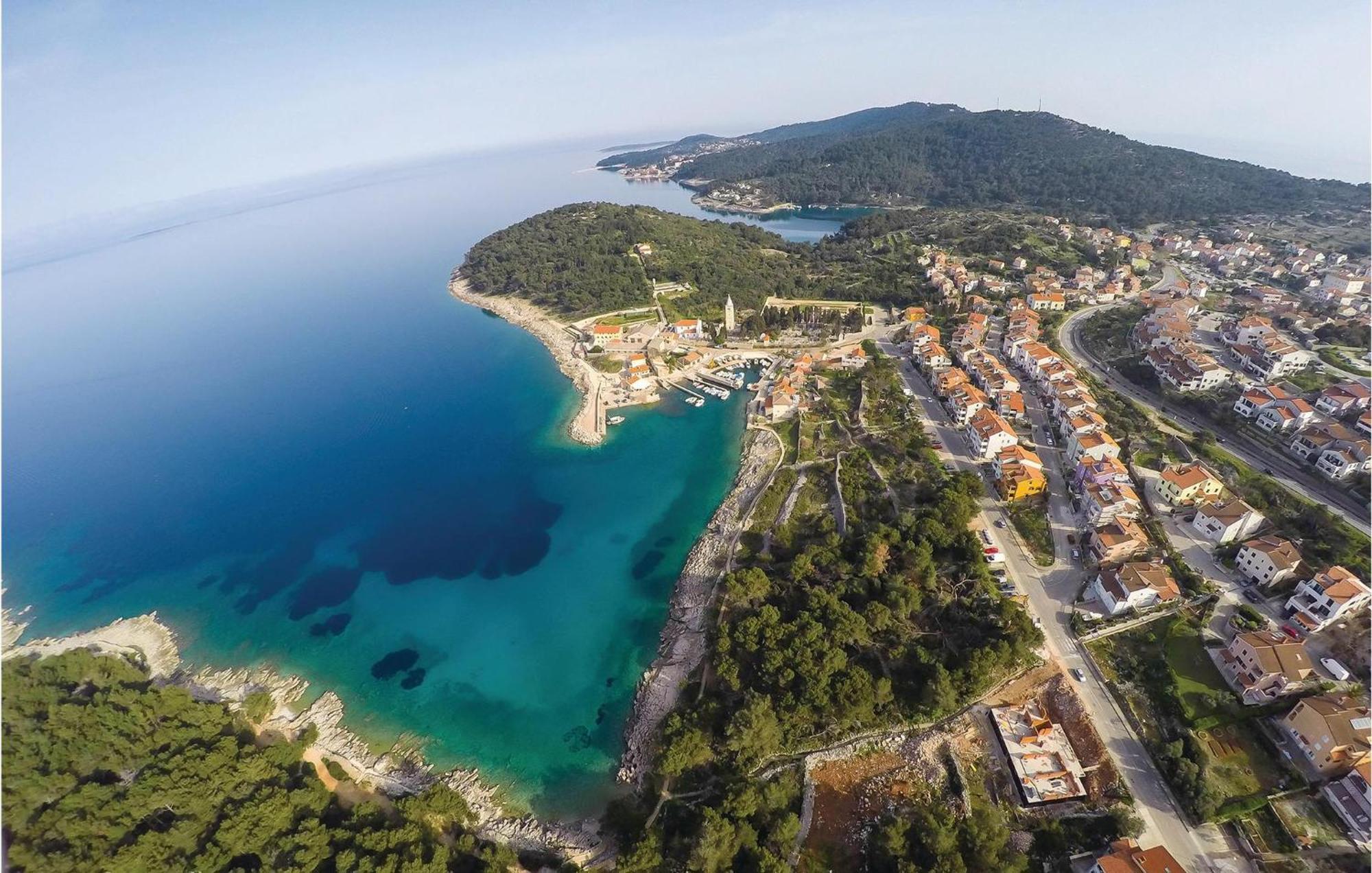 Lovely Apartment In Mali Losinj With Kitchen 外观 照片