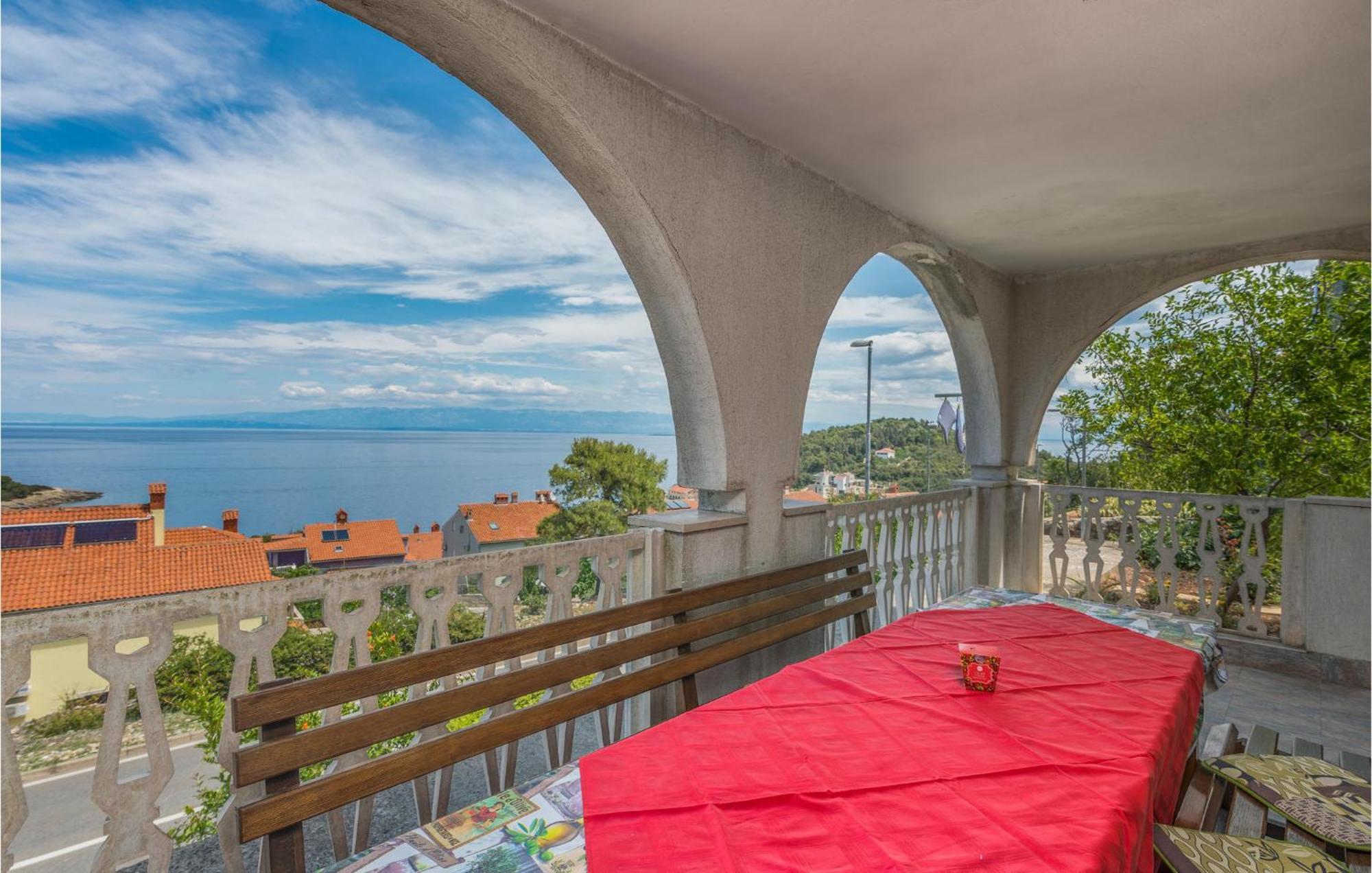 Lovely Apartment In Mali Losinj With Kitchen 外观 照片
